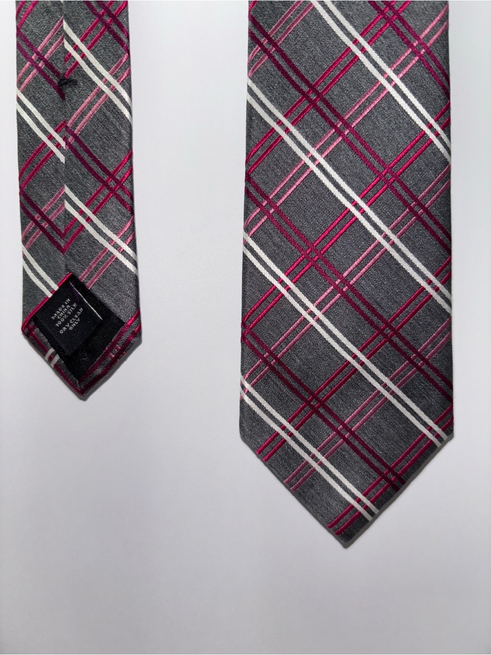 Express Gray Pink Plaid Necktie Slim Skinny Style 100% Silk China Formal Attire